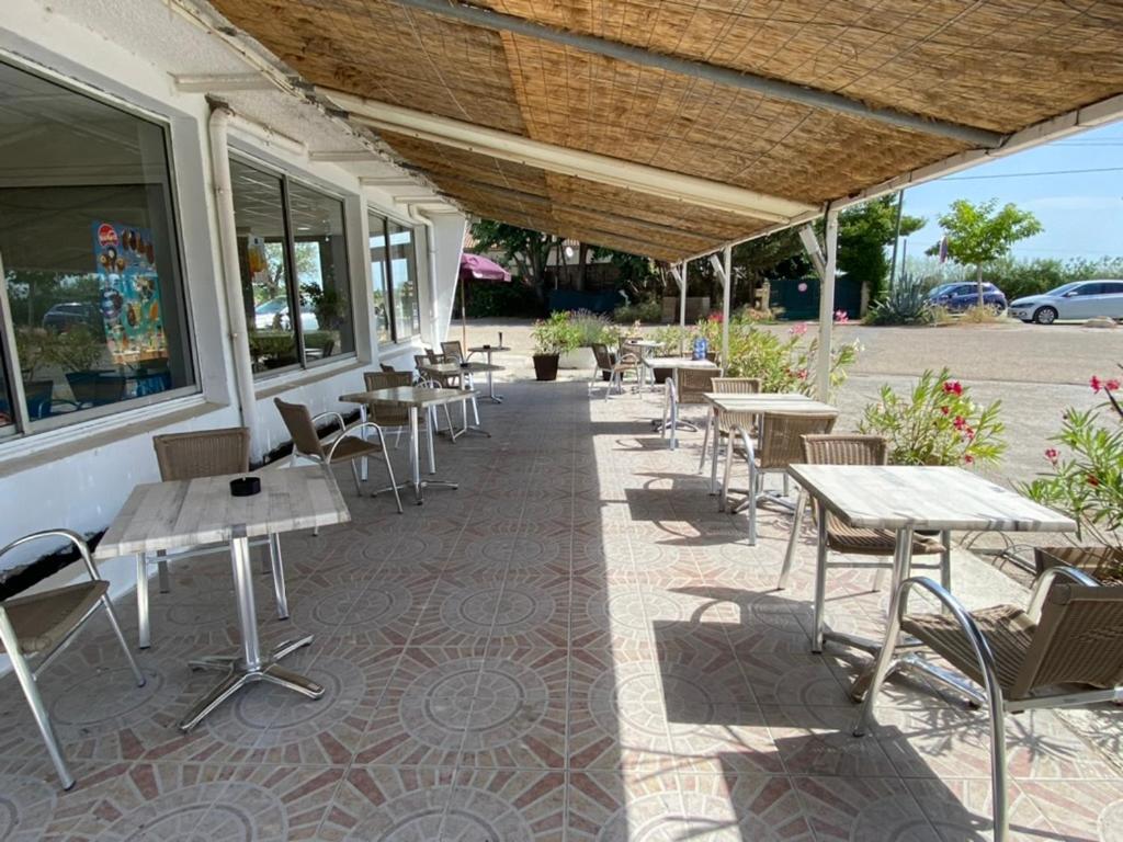 Hotel Restaurant La Ceinture Vauvert Esterno foto